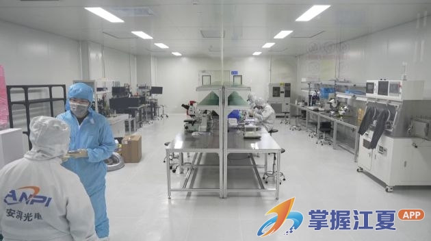 造出3.2T光芯片 每日量产超500颗 安湃光电以动能之新跑出发展加速度