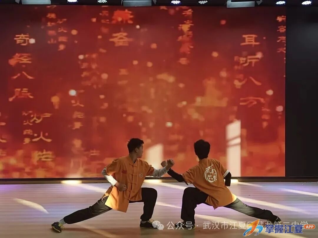 和乐校园歌传新意 藏龙二中元旦汇演圆满落幕