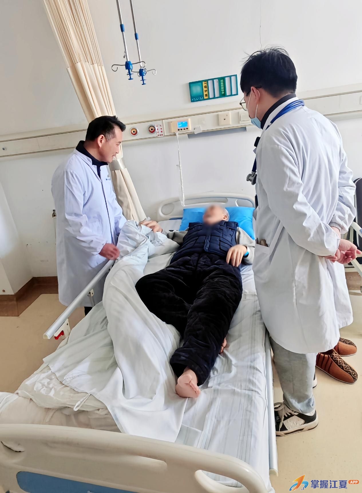 江夏成功完成首例左心耳封堵术，84岁房颤老人告别“用药两难”