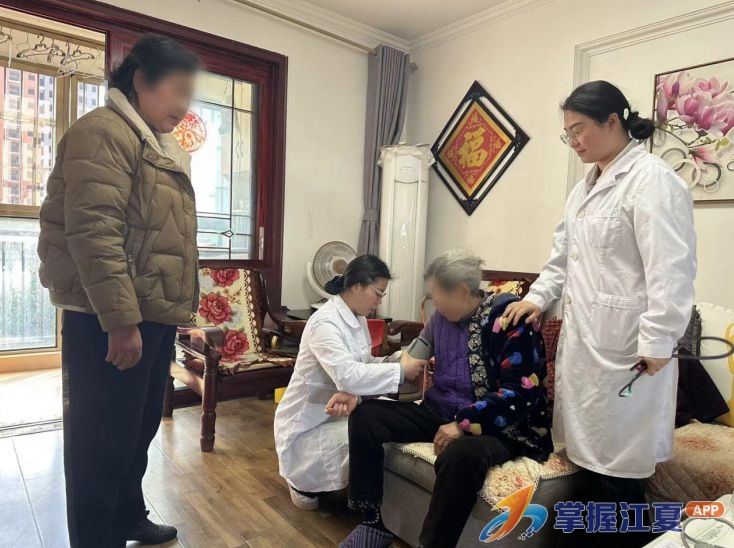 医、药、护“组团上门”，打通康复“最后一百米” 武汉江夏探索“三位一体”家庭随访模式，破解居家照护难题