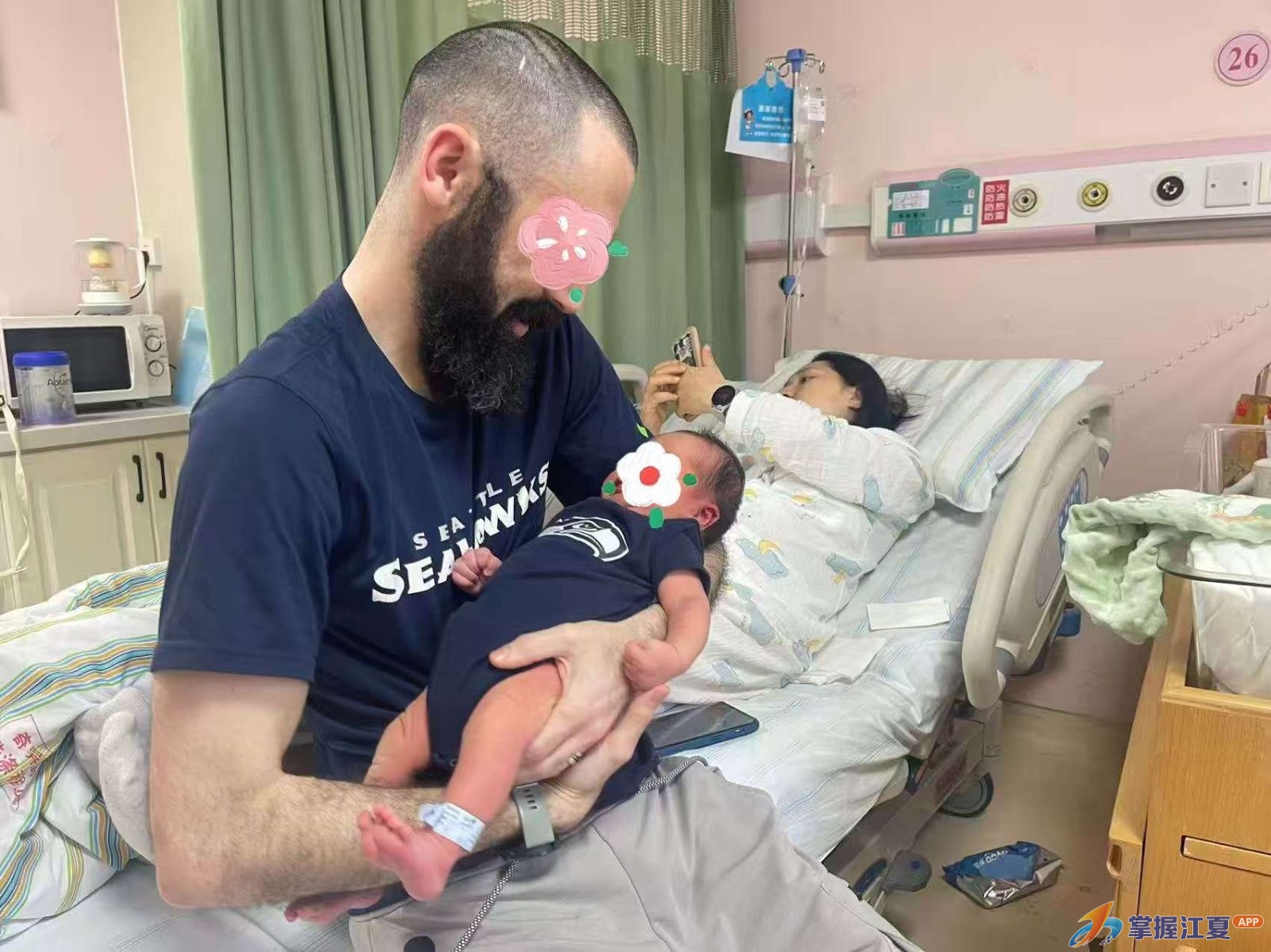 爱尔兰外教在江夏妇幼迎来自己的“混血宝宝”