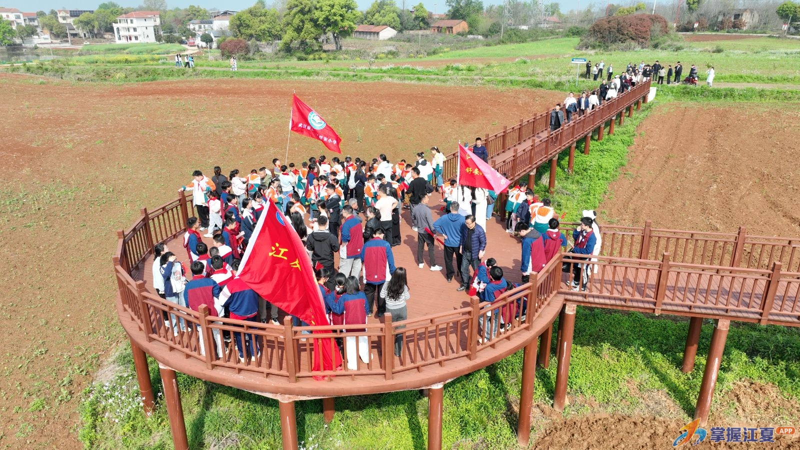 舒安街开展 “红色记忆・大美舒安” 主题采风实战练兵活动