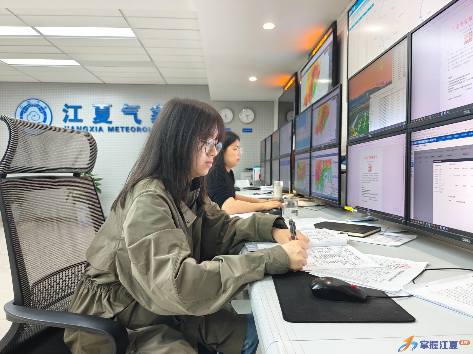 雨夜，他们“叫应”了24次——江夏气象跑赢今年首个强对流