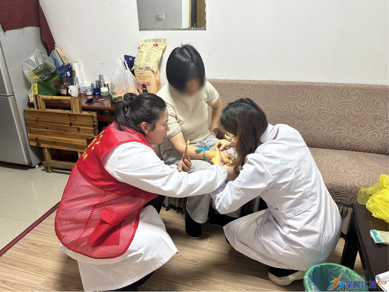 从“群众跑”到“干部跑、医护跑”，舒安街把体检服务送到特扶家庭床头
