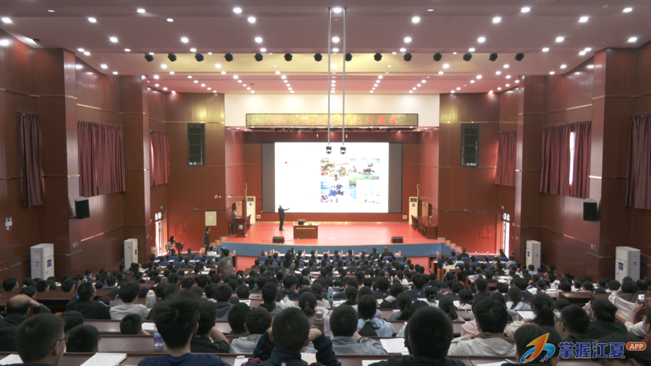 航天专家进校园 与江夏学子共话逐梦路