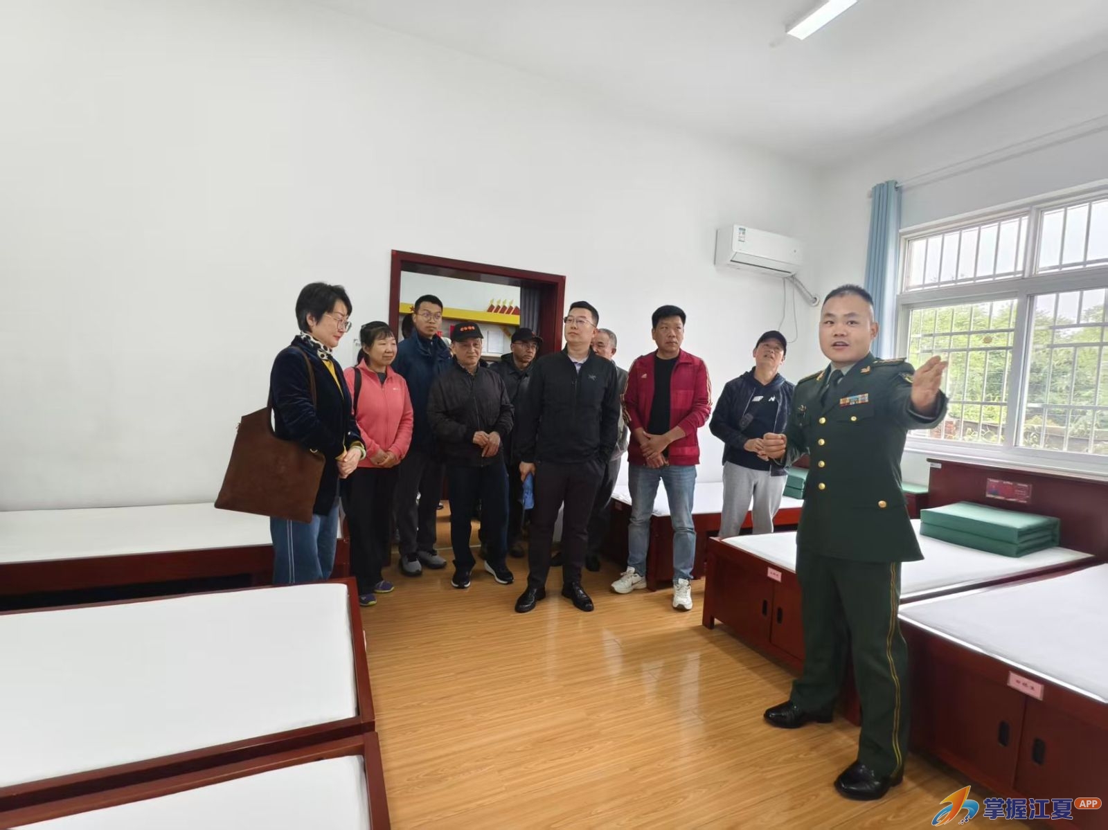 薪火永传担使命 军地同心促发展——江夏军休干部重温军旅感悟振兴