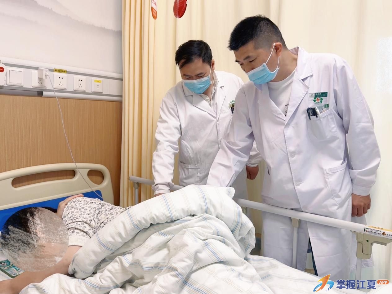 打个喷嚏就“瘫”了？江夏区中医医院2小时极速救治脊柱危重症患者