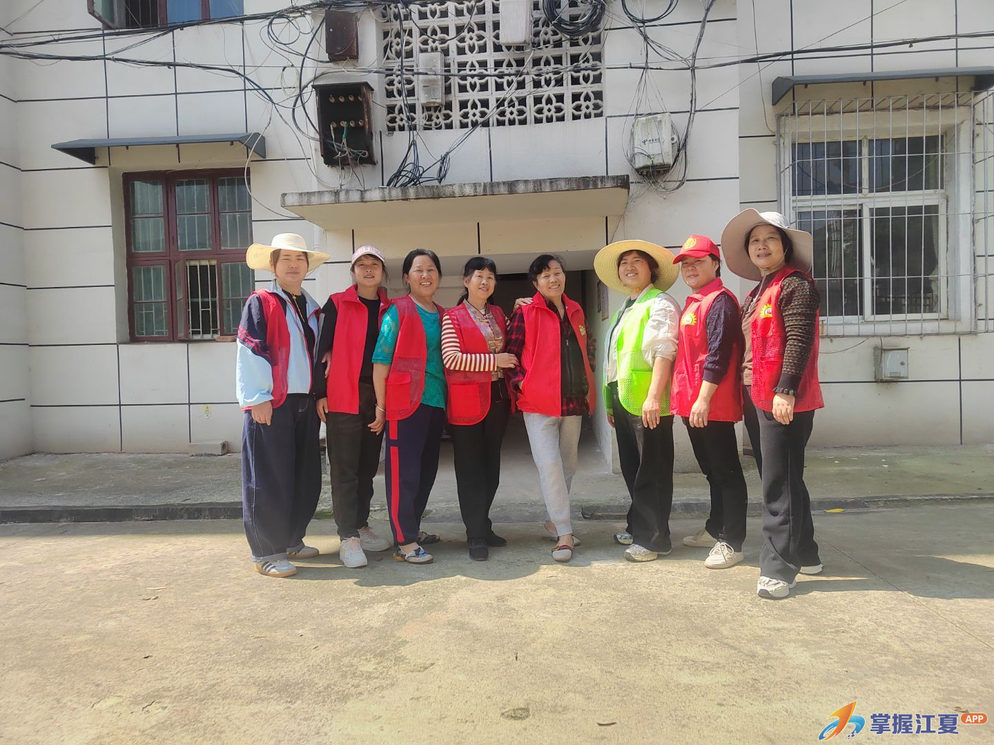 金兴社区开展节前环境卫生整治志愿服务活动