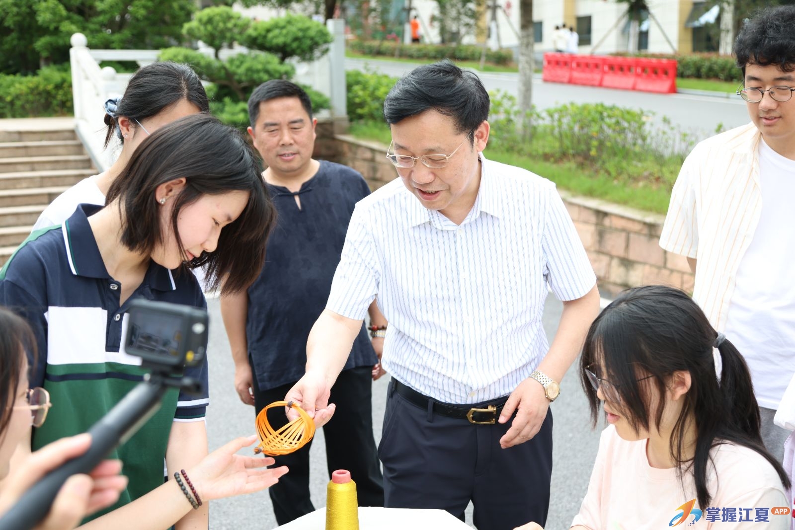 艺润校园 美绽芳华——江夏实验高中2026年校园文化体艺节美术作品展盛大开幕