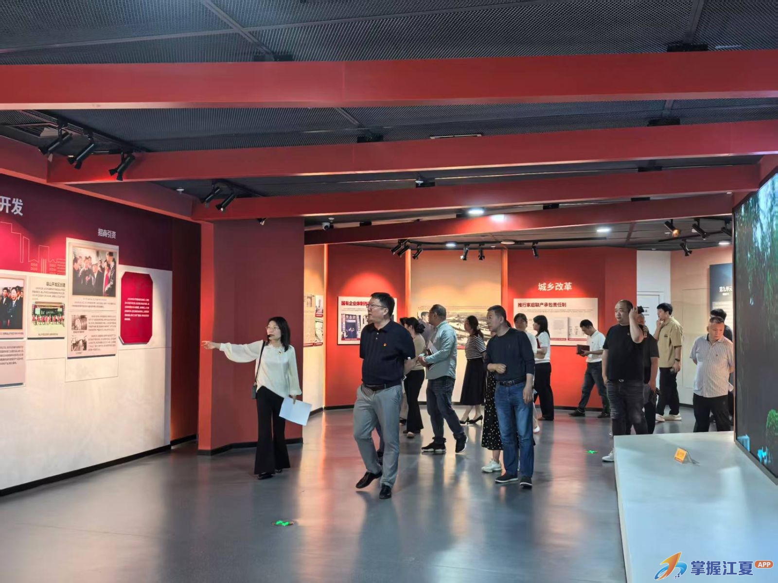 档案与时代同行，江夏区档案馆开展国际档案日专题宣传活动