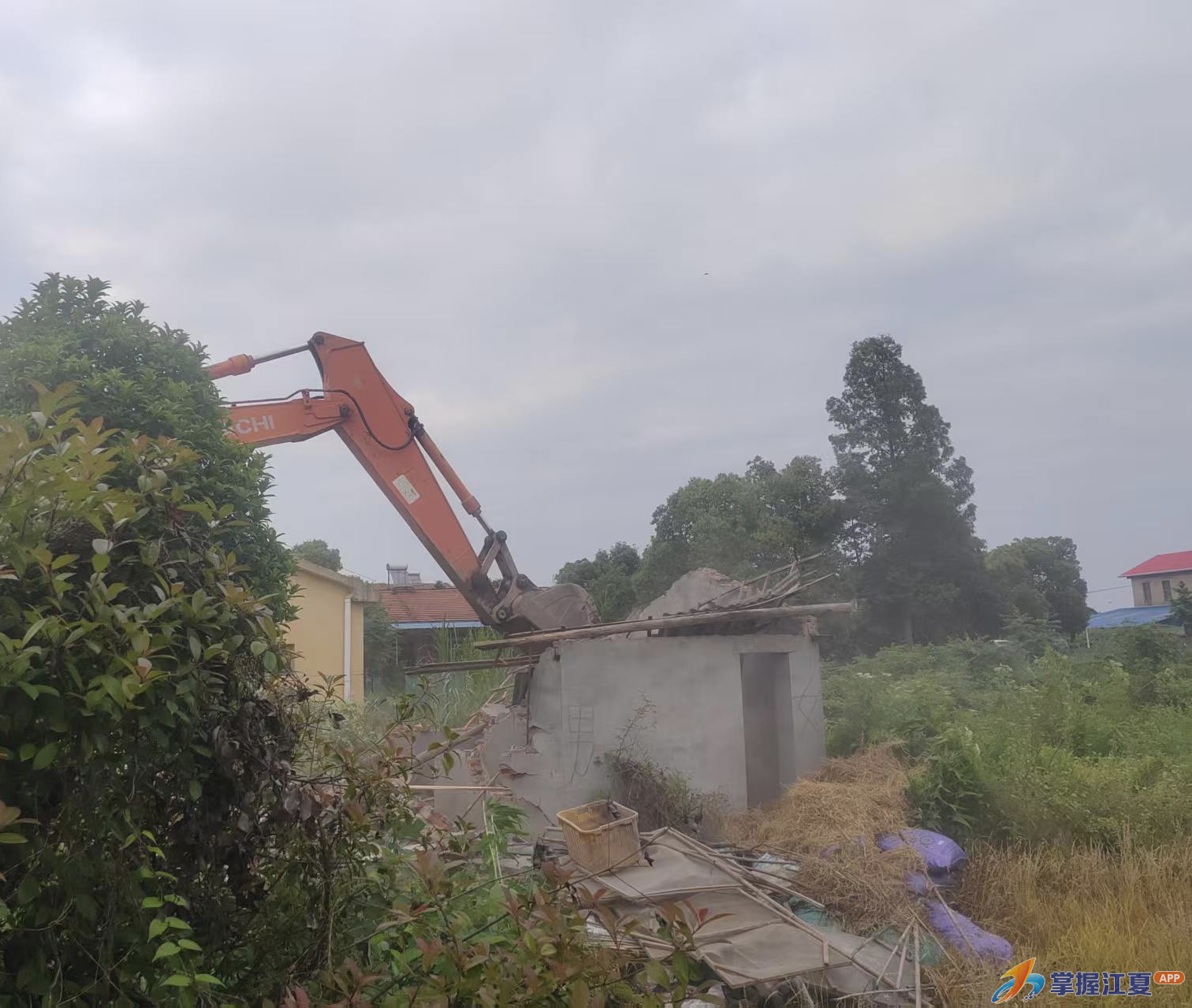 金水办事处开展基本农田违建专项清拆行动 严守耕地保护红线