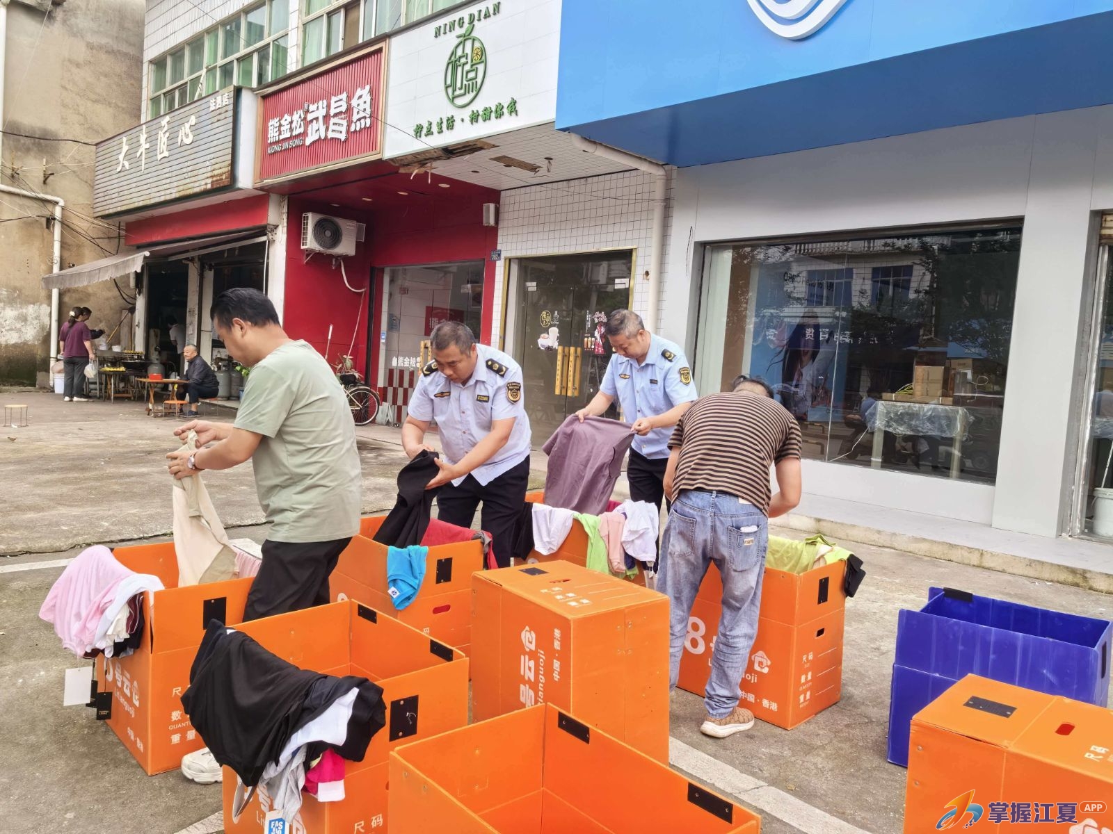 法泗街道开展农贸市场周边环境专项整治