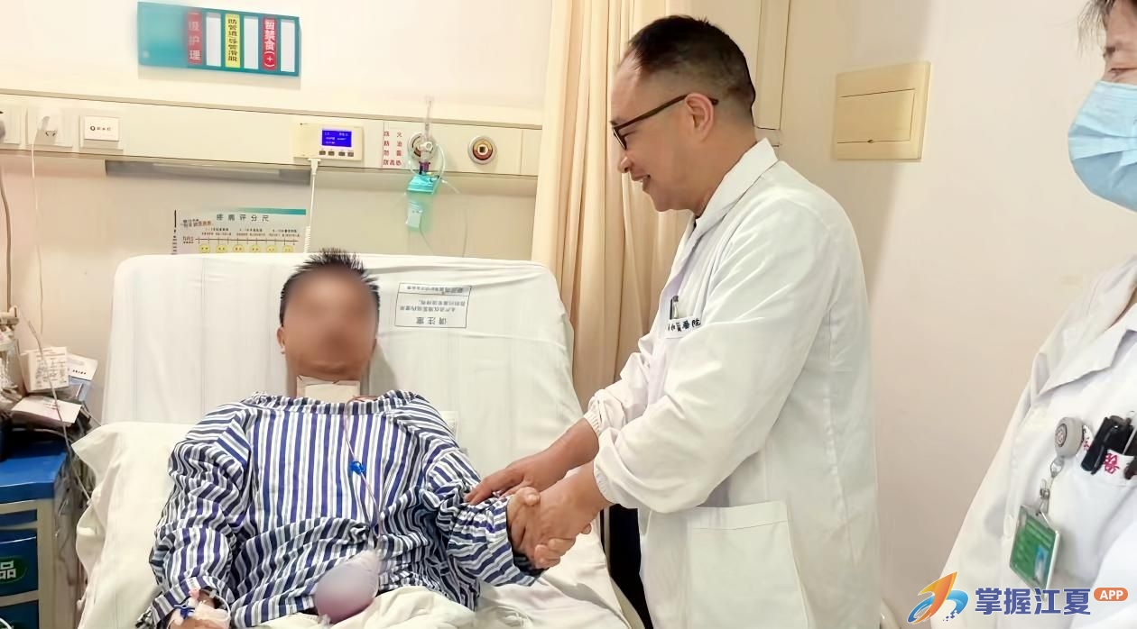 江夏：肿瘤“缠”住发声神经 医生精准“拆弹”保住清亮嗓音