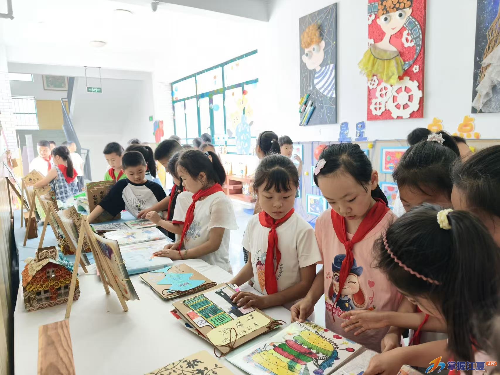 文化路小学举办第十届“我们的童画”美术作品展