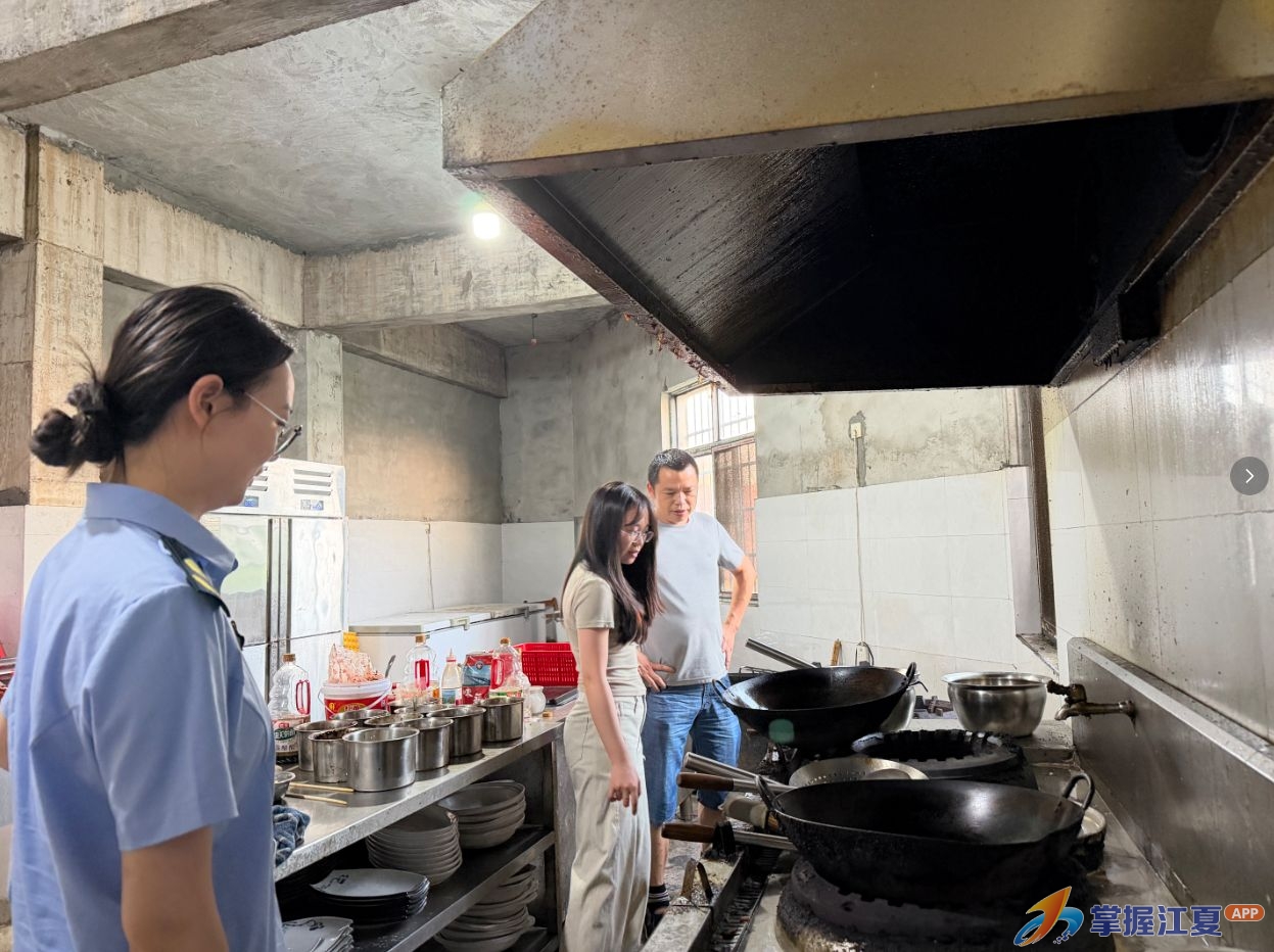 舒安街道综合执法中心：城管进社区 服务送上门 安全落到实