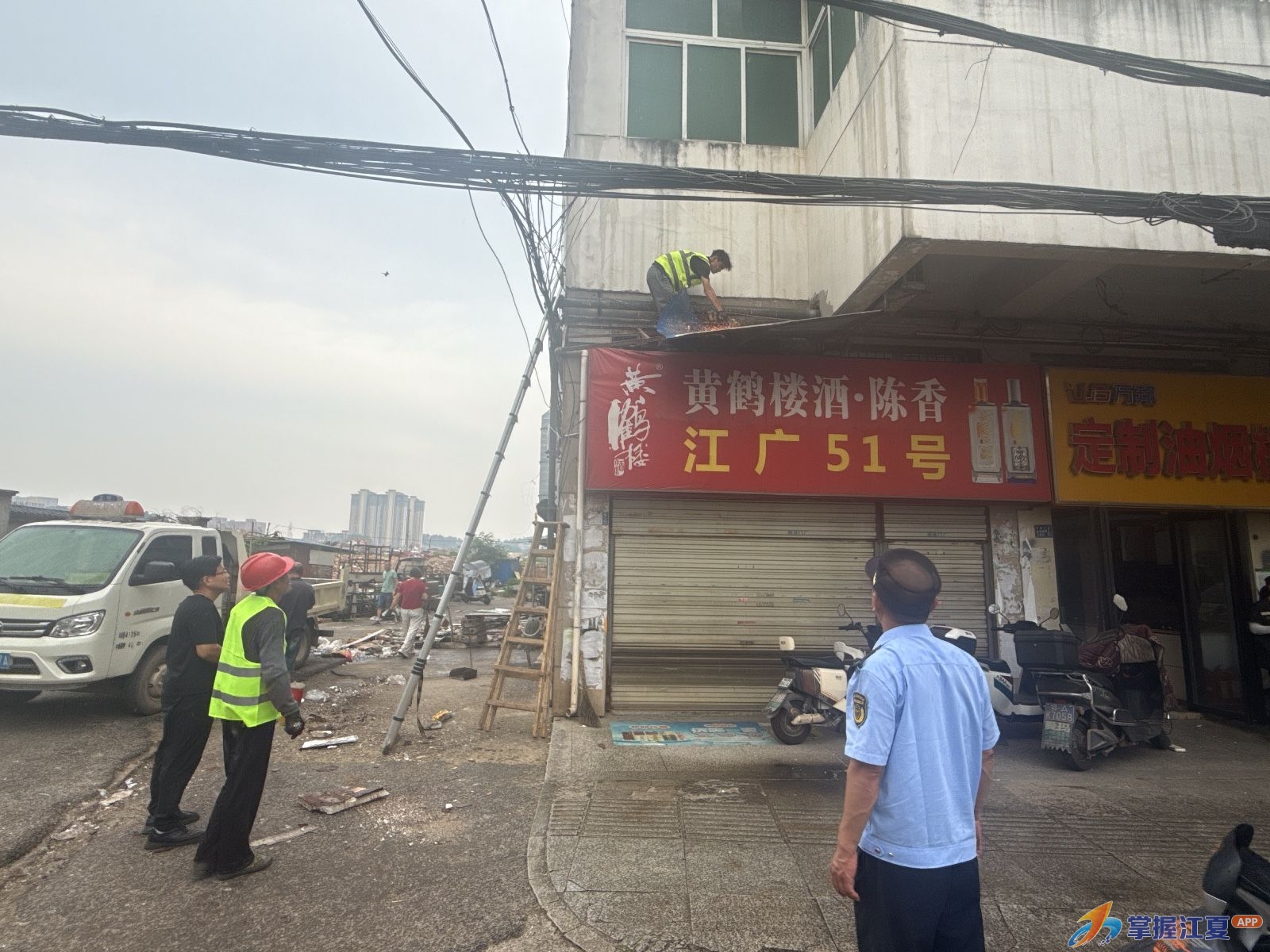 纸坊街道开展安全隐患专项整治 打通消防“生命通道”