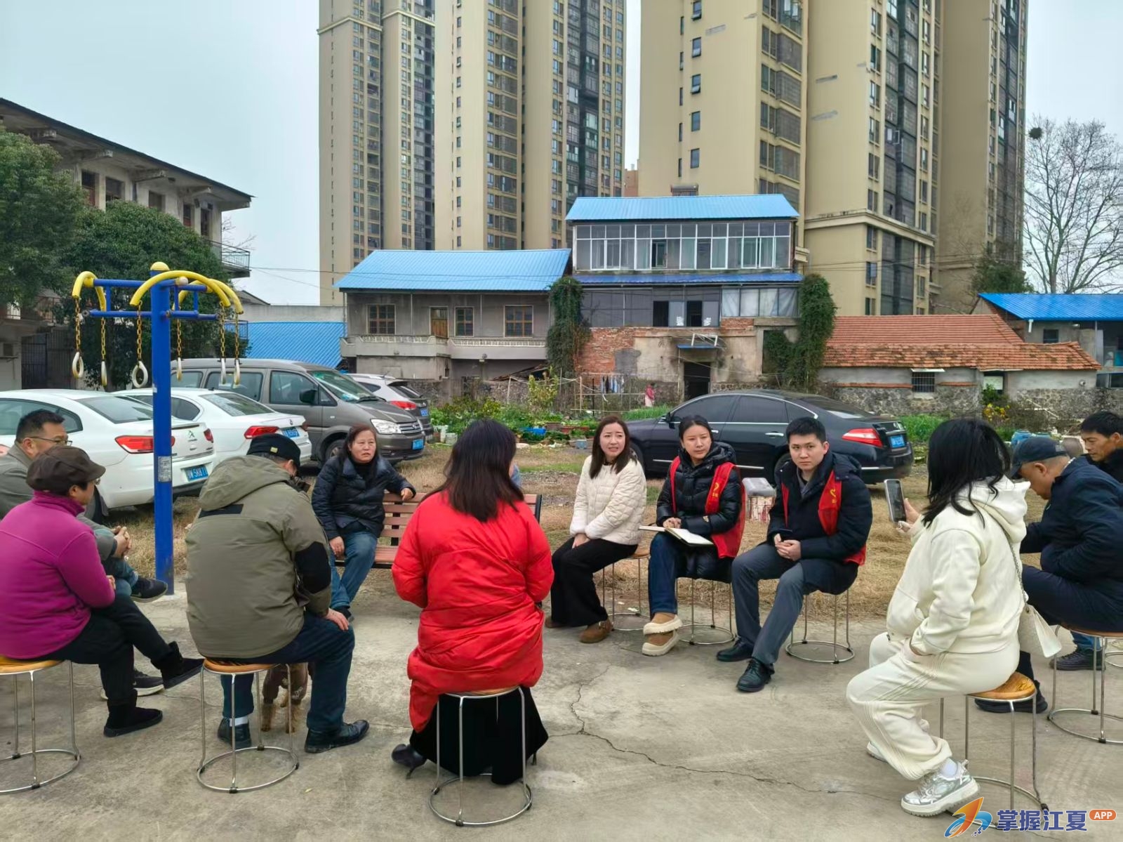 纸坊街幸福社区：党建引领聚合力 共治共建焕新颜