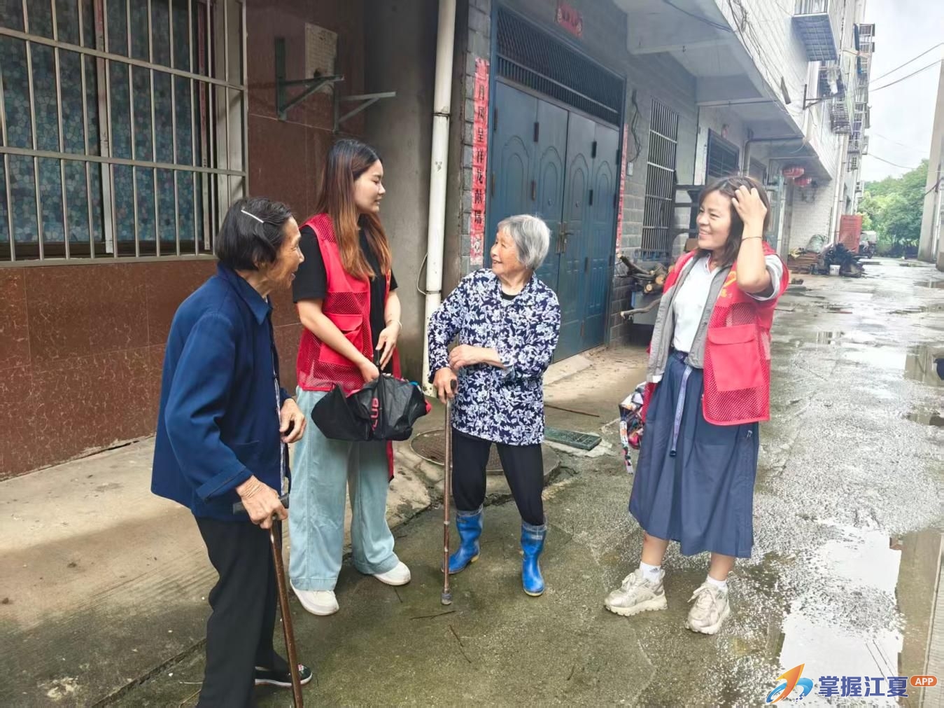 湖泗社区：入户走访暖夕阳 垃圾分类入民心