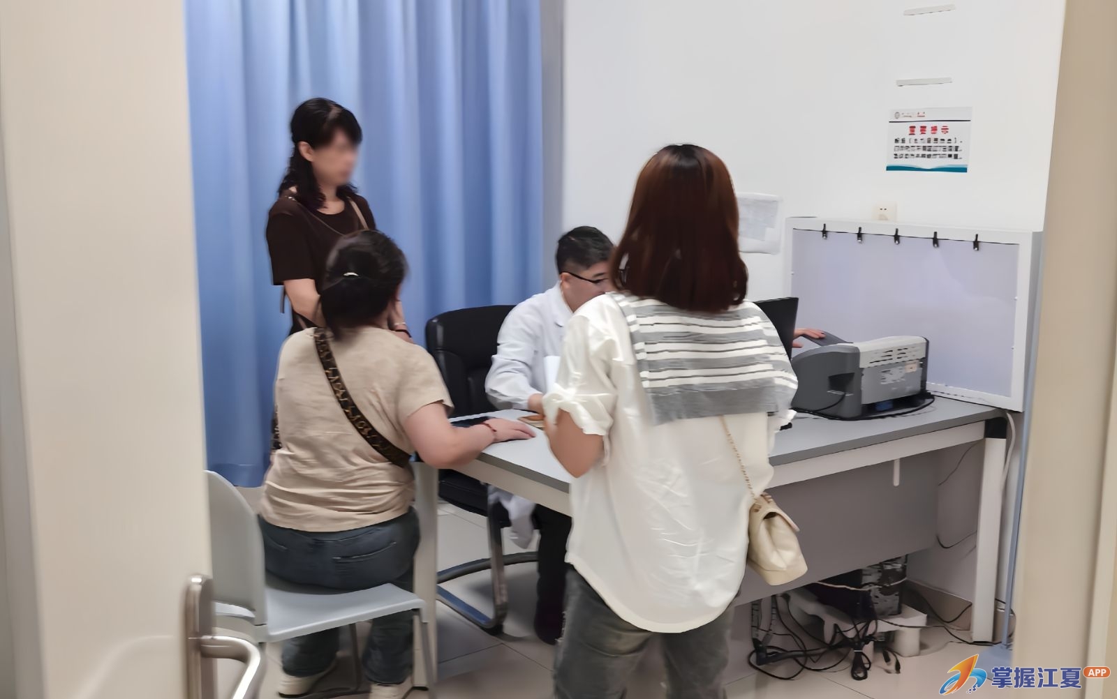 跨城赴约！黄石“五姐妹”驱车百里组团到江夏找“老熟人”做筛查
