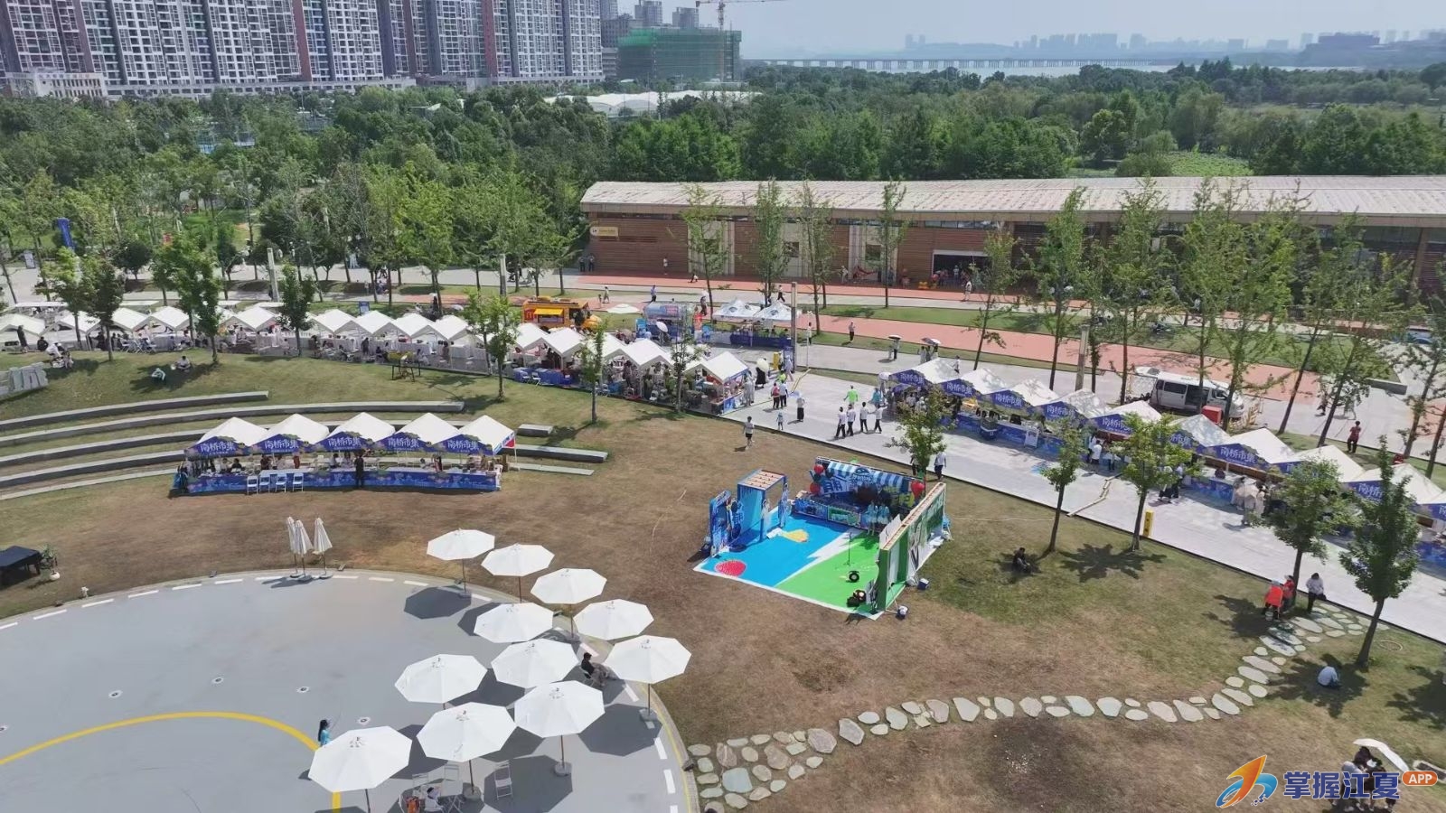 龙舟竞渡鼓声急  南桥市集人气旺——2026武汉端午龙舟邀请赛带动本地农特产品热销