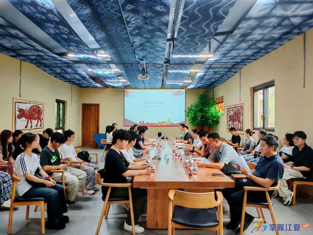 党建联建“搭台”，校地合作“唱戏”！纸坊街引来高校智囊团