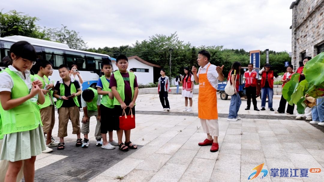 窑火润童心！江夏爱心托管班解锁湖泗窑非遗研学之旅