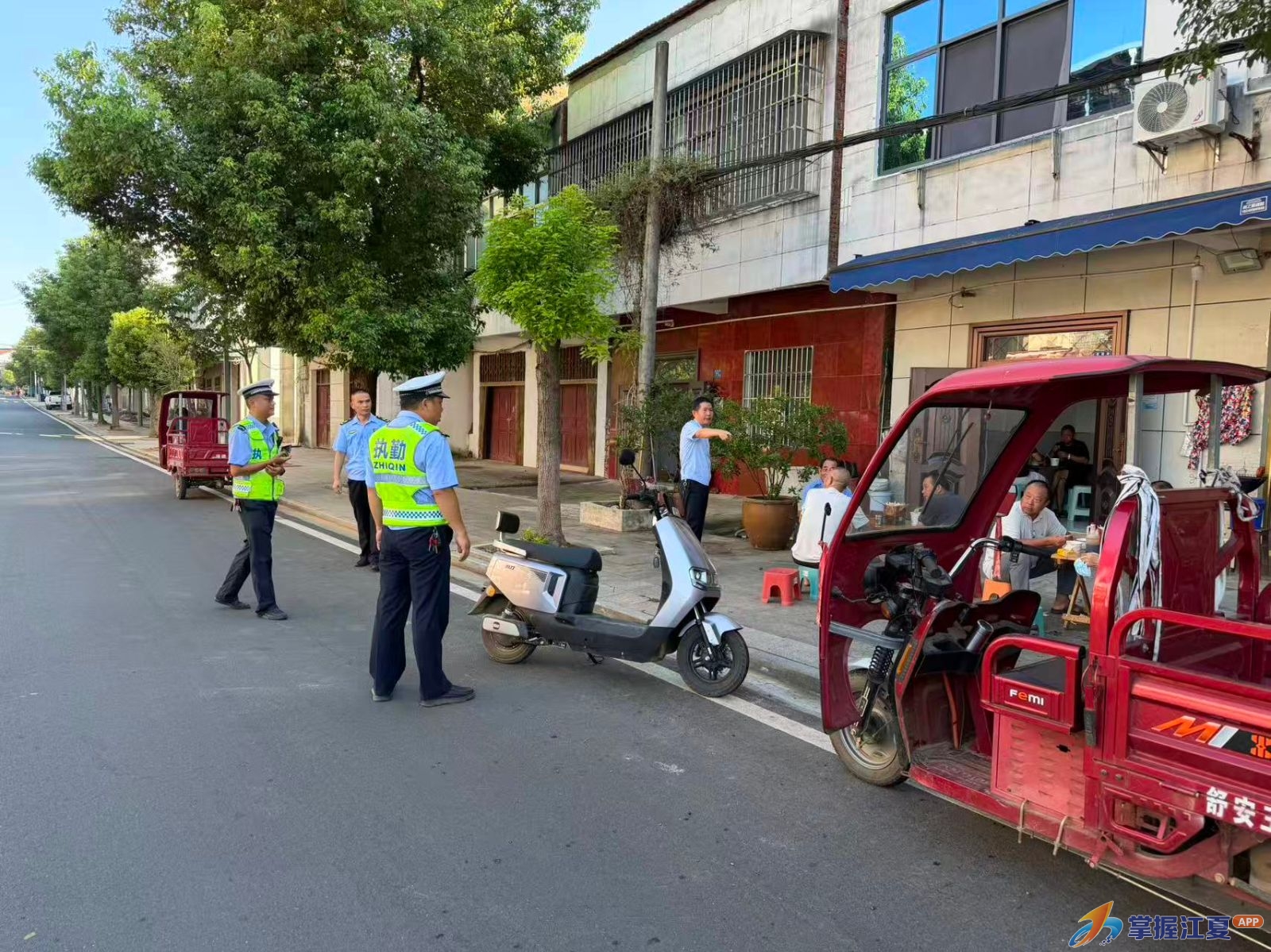 整治道路乱象，擦亮舒安街梁湖路文明底色