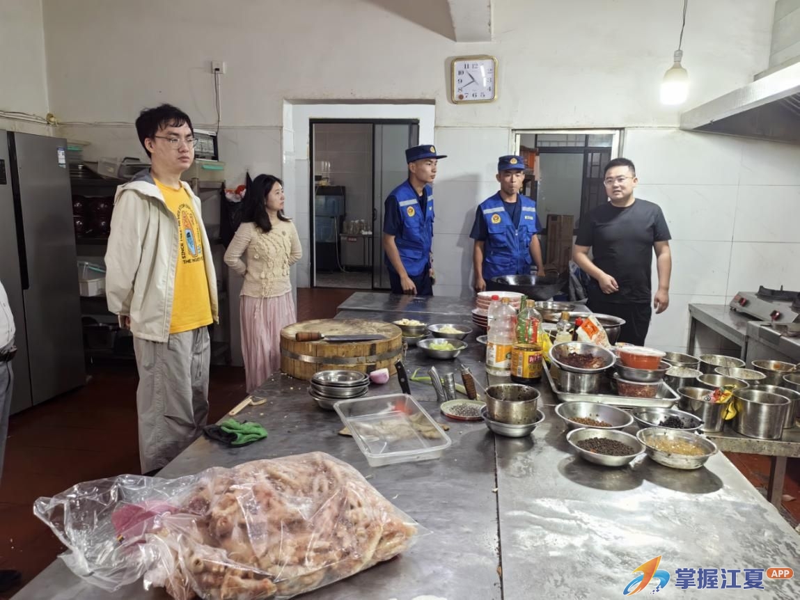 山坡街道开展重点场所安全检查，守牢生产安全底线
